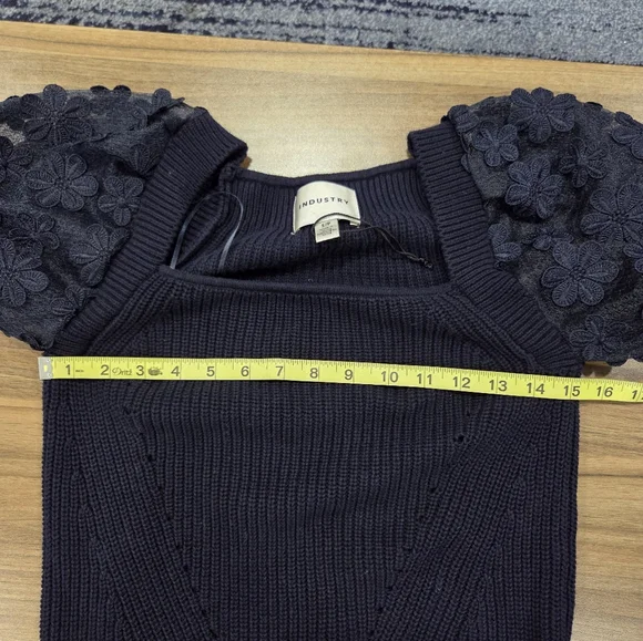 Industry Women's Navy Knit Top with Floral Sleeves Size S - Picture 5 of 10